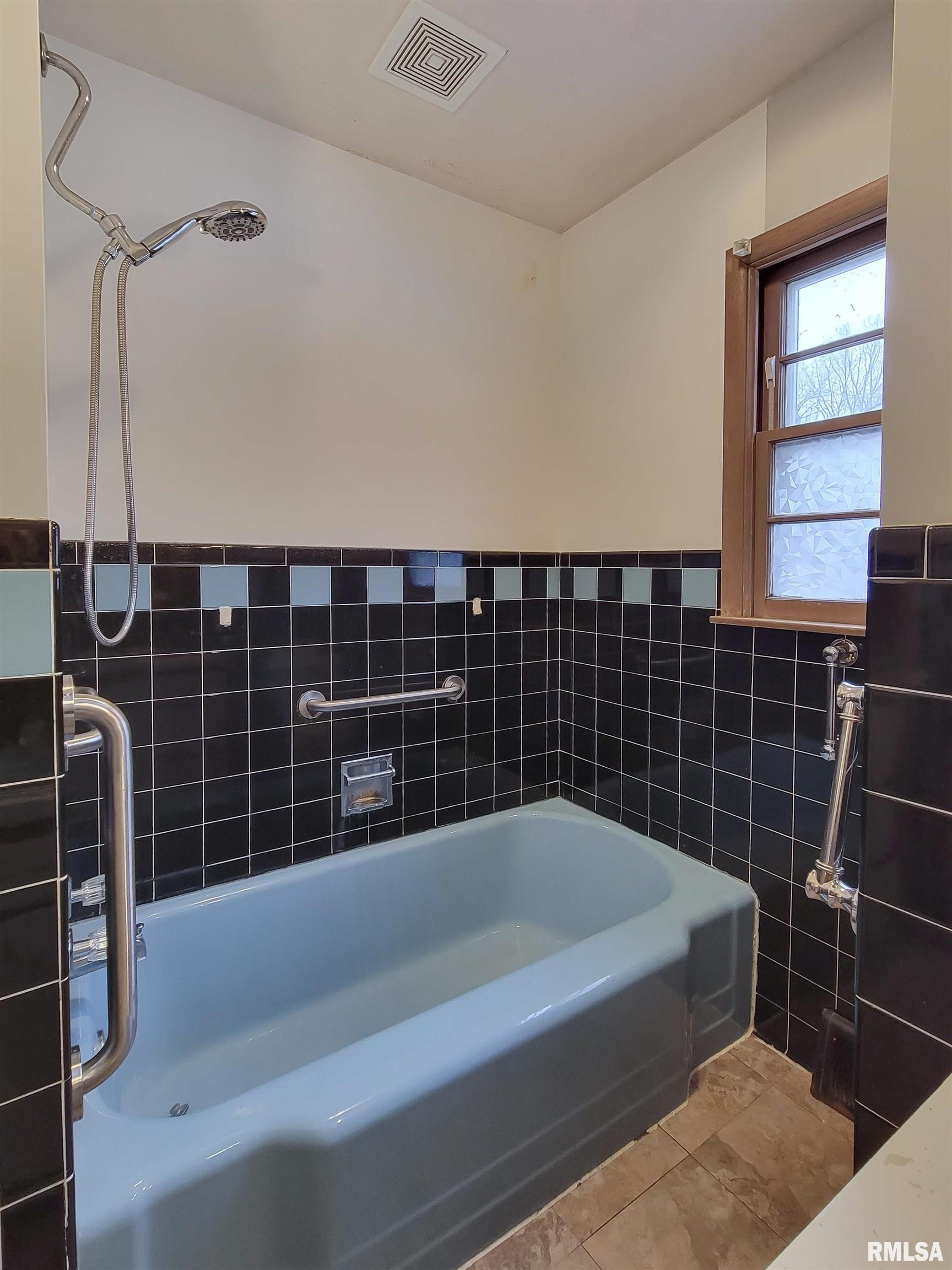 3022 Tower Road Clinton, IA 52732 - Photo 18 of 24 Gallery Image 18