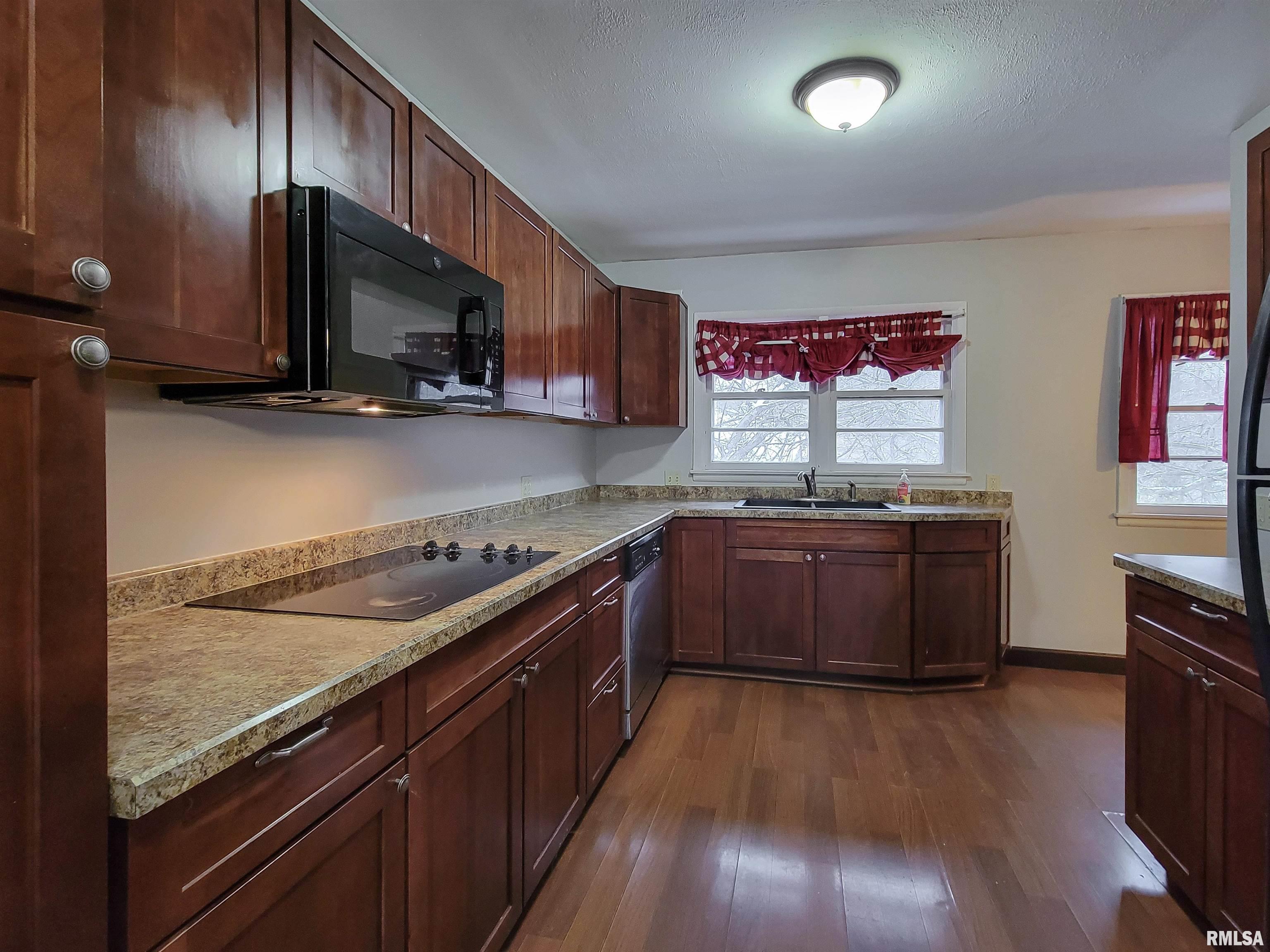 3022 Tower Road Clinton, IA 52732 - Photo 7 of 24 Gallery Image 7