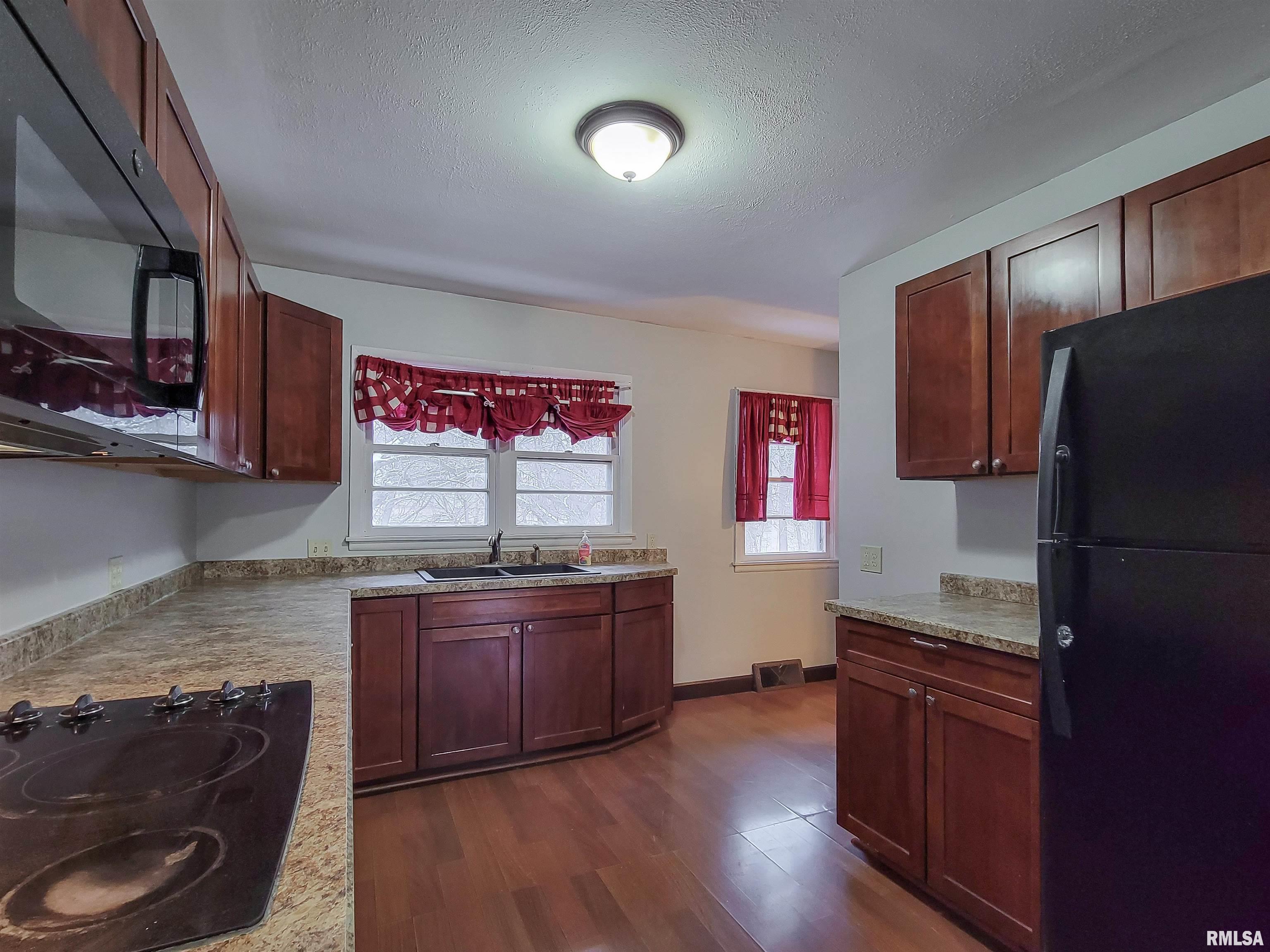 3022 Tower Road Clinton, IA 52732 - Photo 8 of 24 Gallery Image 8