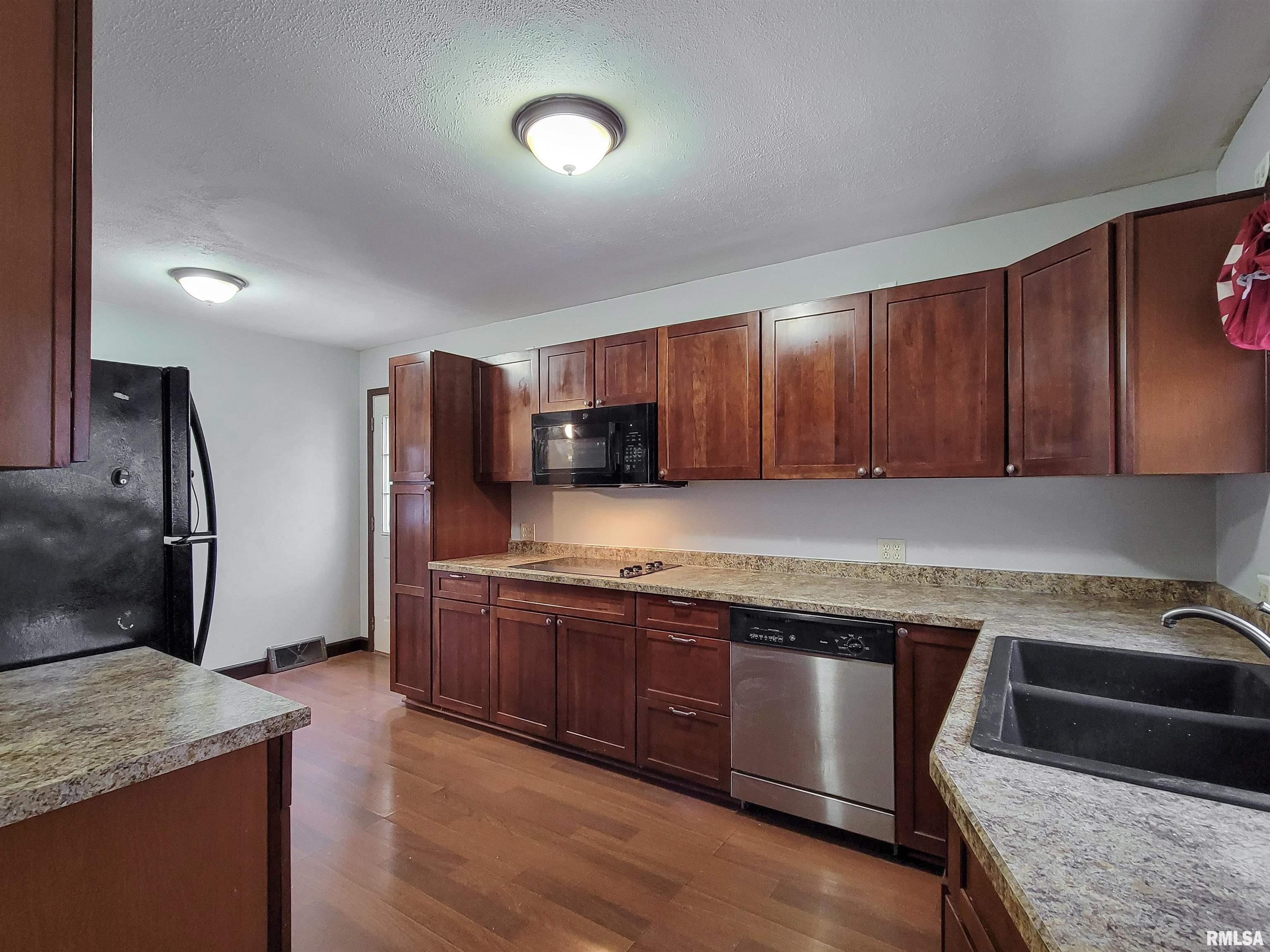 3022 Tower Road Clinton, IA 52732 - Photo 10 of 24 Gallery Image 10