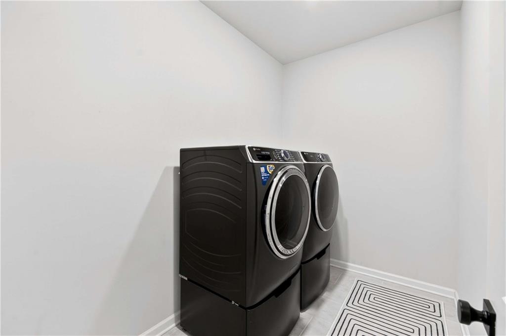 3481 Jasmine Way Atlanta, GA 30331 - Photo 25 of 41 a utility room with dryer and washer