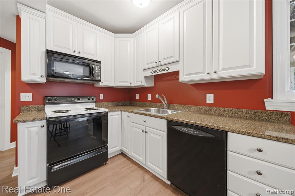 472 Timbermill Lane Howell, MI 48843 - Photo 37 of 52 Gallery Image 37
