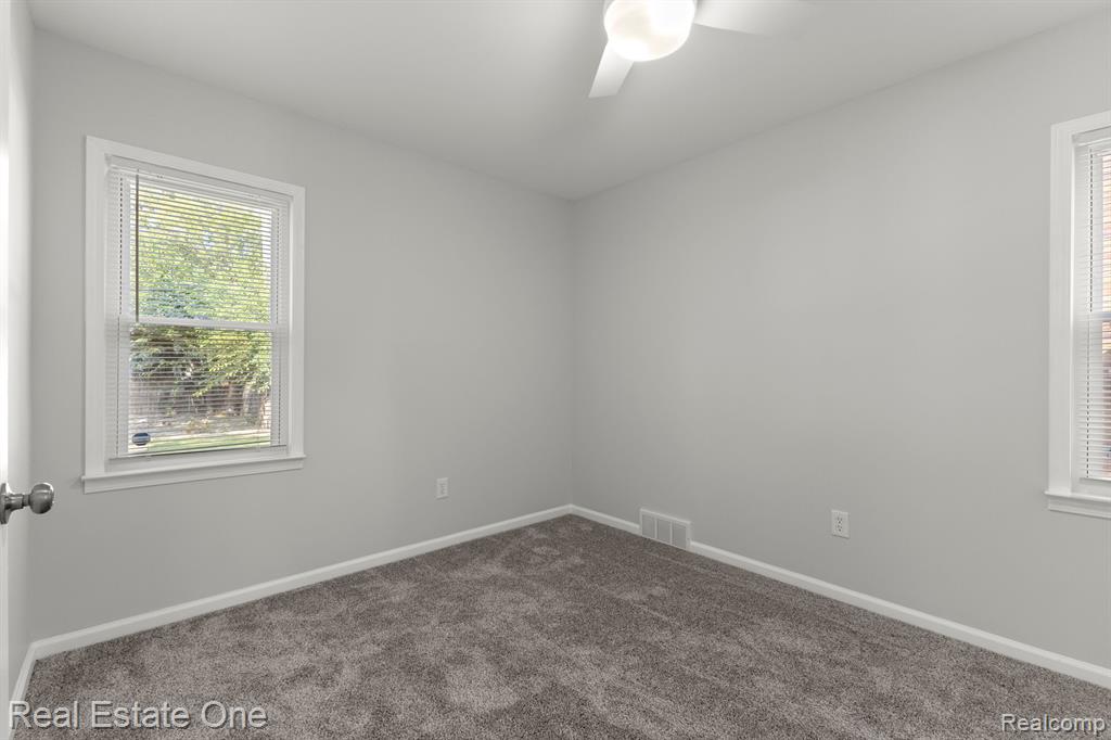 13511 Rutherford Street Detroit, MI 48227 - Photo 25 of 45