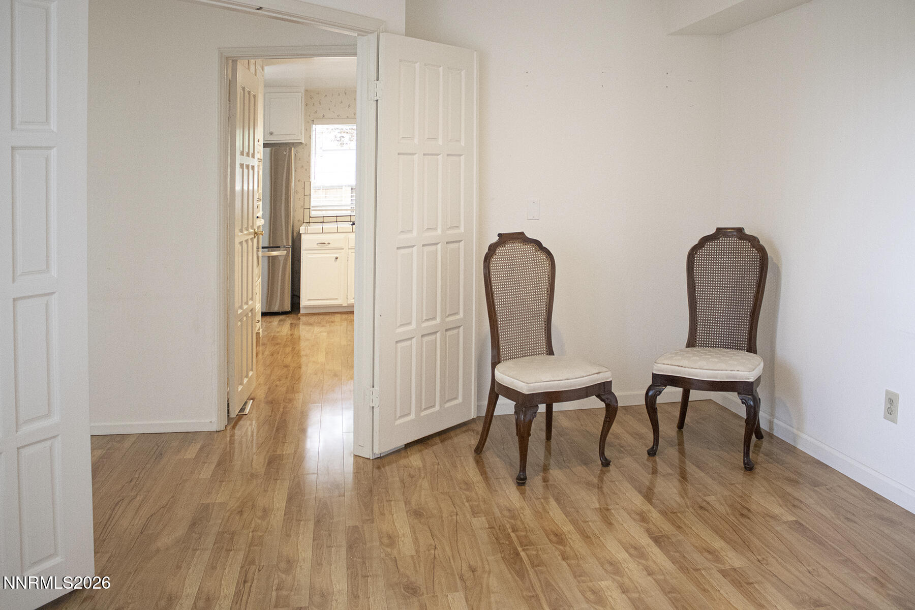 304 Lorraine Court Reno, NV 89509 - Photo 20 of 47 living4_1
