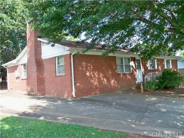 906 Edgewood Road Bessemer City, NC 28016 - Photo 1 of 8 Gallery Image 1