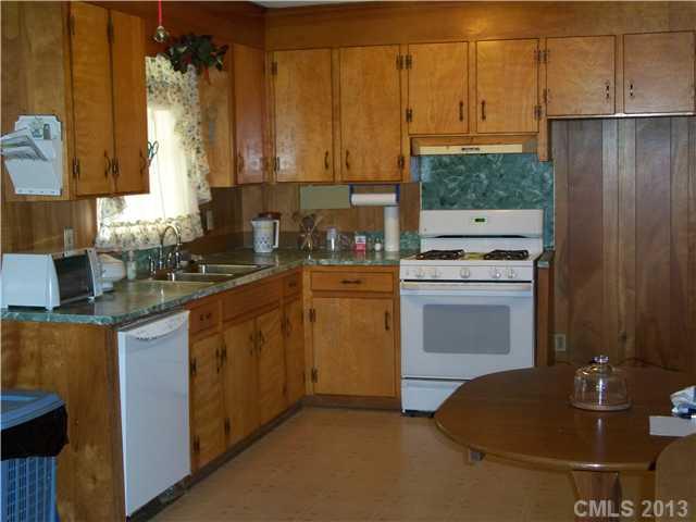 906 Edgewood Road Bessemer City, NC 28016 - Photo 4 of 8 Gallery Image 4