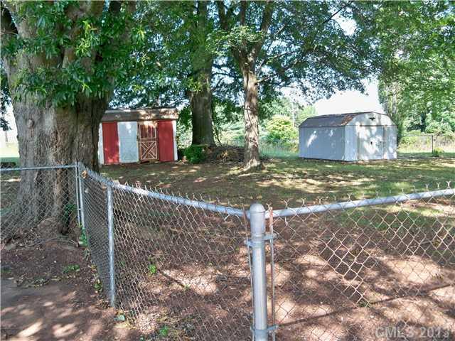 906 Edgewood Road Bessemer City, NC 28016 - Photo 7 of 8 Gallery Image 7