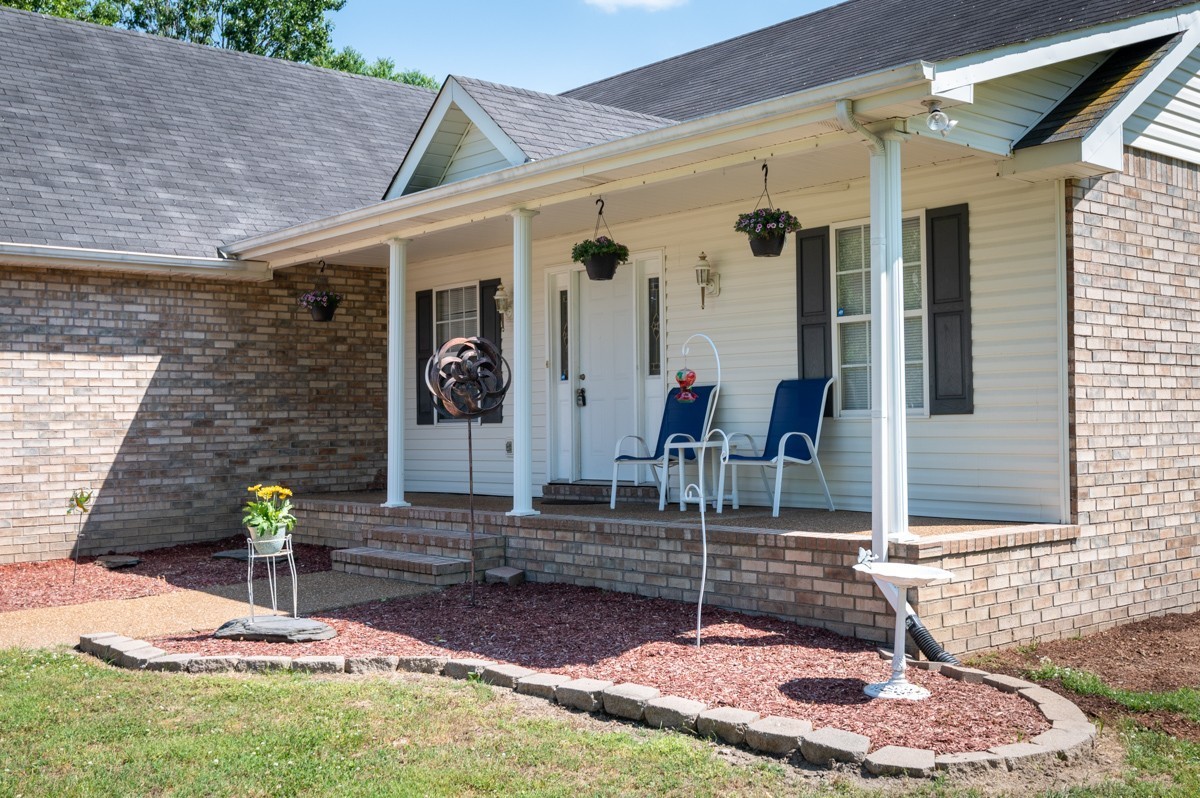 3011 Tyree Springs Road Hendersonville, TN 37075 - Photo 41 of 43 a front view of a house with garden