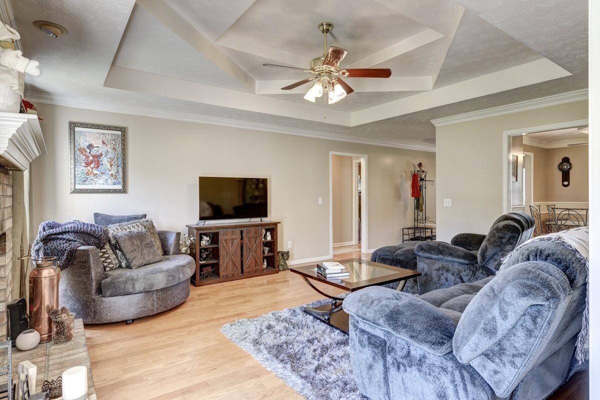 3011 Tyree Springs Road Hendersonville, TN 37075 - Photo 5 of 43 a living room with furniture and a flat screen tv