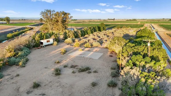 $250,000 | 2465 Meloland Road, El Centro, CA 92243