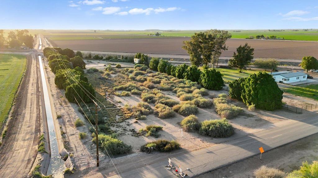 2465 Meloland Road El Centro, CA 92243 - Photo 1 of 26