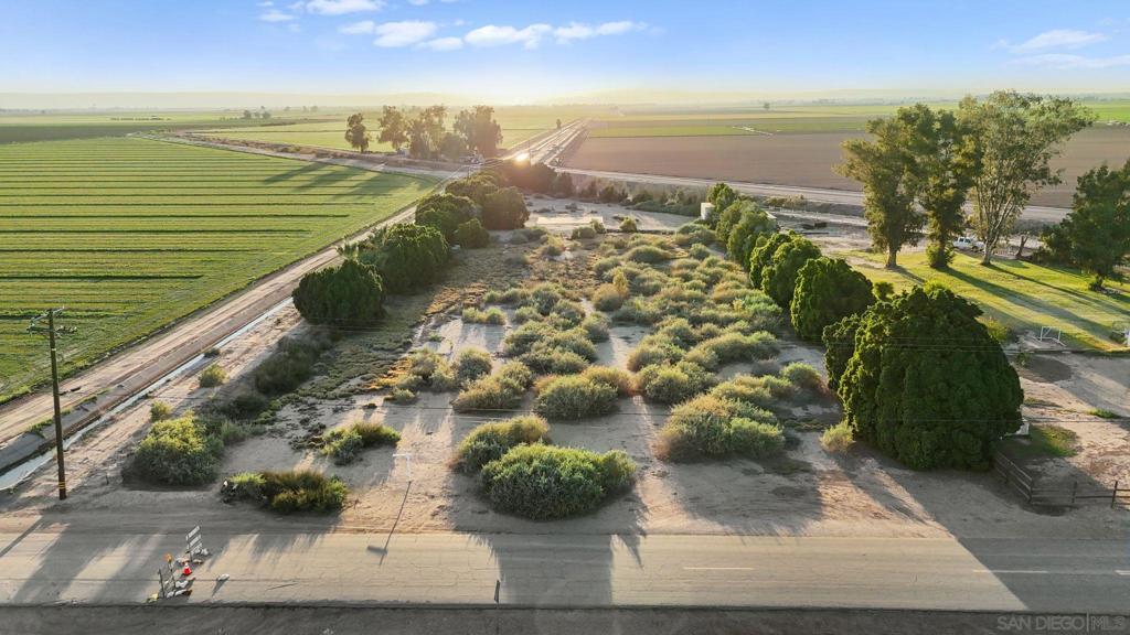 2465 Meloland Road El Centro, CA 92243 - Photo 17 of 26