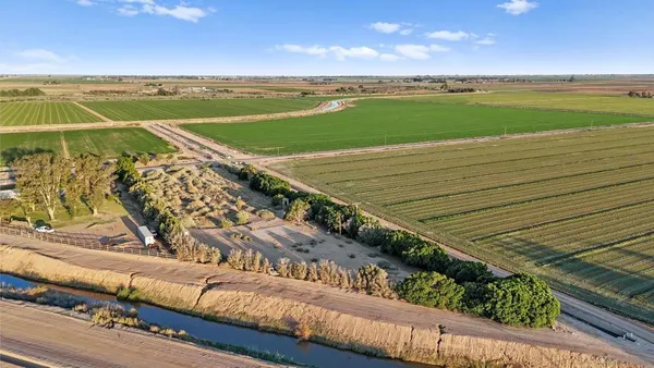 $250,000 | 2465 Meloland Road, El Centro, CA 92243