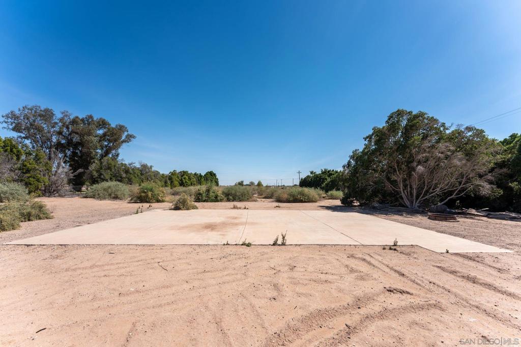 2465 Meloland Road El Centro, CA 92243 - Photo 26 of 26