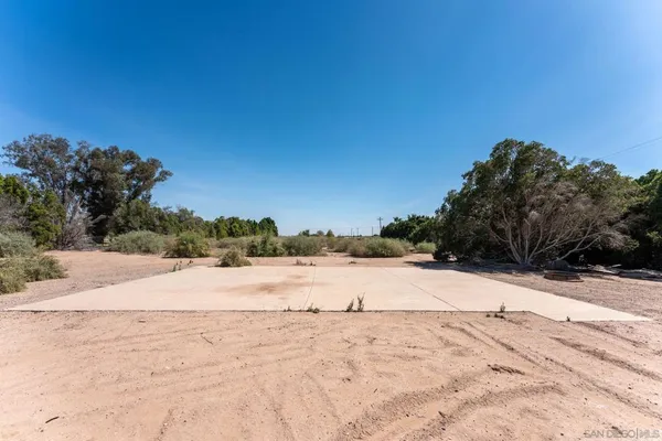 $250,000 | 2465 Meloland Road, El Centro, CA 92243