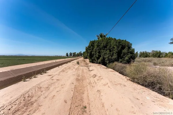 $250,000 | 2465 Meloland Road, El Centro, CA 92243