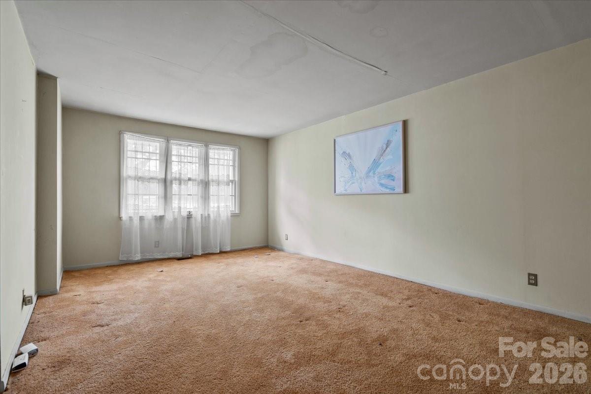 1444 Society Hill Road Darlington, SC 29540 - Photo 8 of 35 an empty room with windows