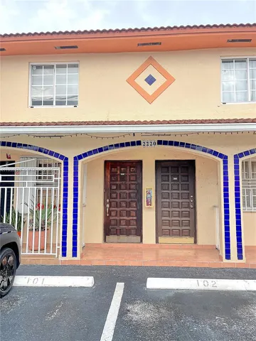 $2,300 | 2220 West 74th Street, Unit 20116, Hialeah, FL 33016