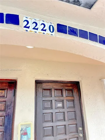 a view of utility room