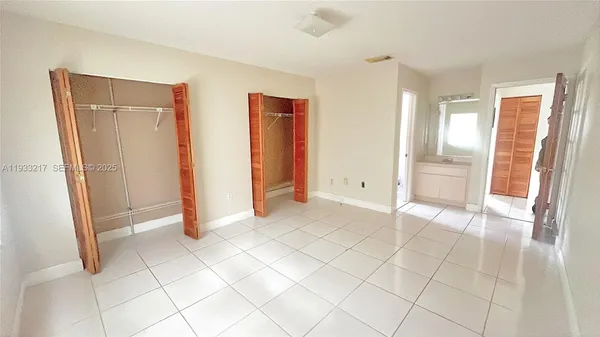 $2,300 | 2220 West 74th Street, Unit 20116, Hialeah, FL 33016