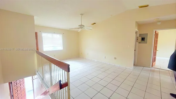 $2,300 | 2220 West 74th Street, Unit 20116, Hialeah, FL 33016