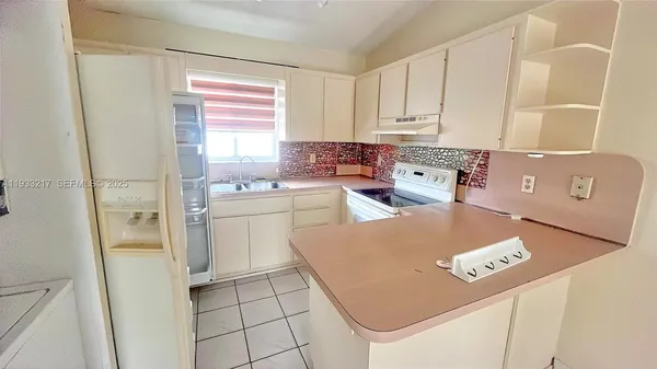 $2,300 | 2220 West 74th Street, Unit 20116, Hialeah, FL 33016