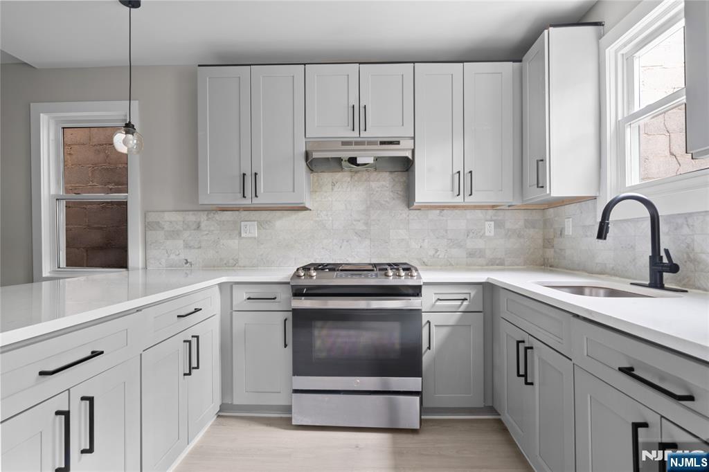 654 South 12th Street Newark, NJ 07103 - Photo 4 of 25