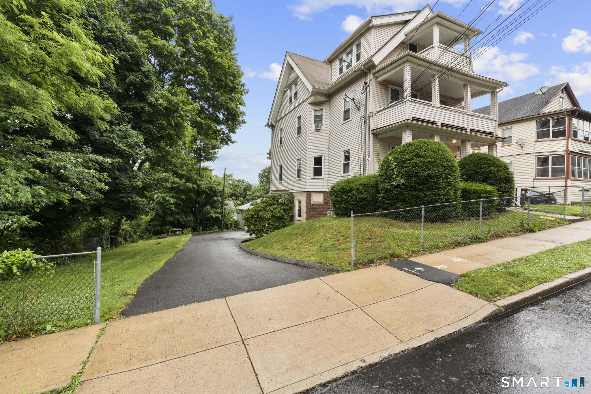 83 Pleasant Street Meriden, CT 06450 - Photo 4 of 30