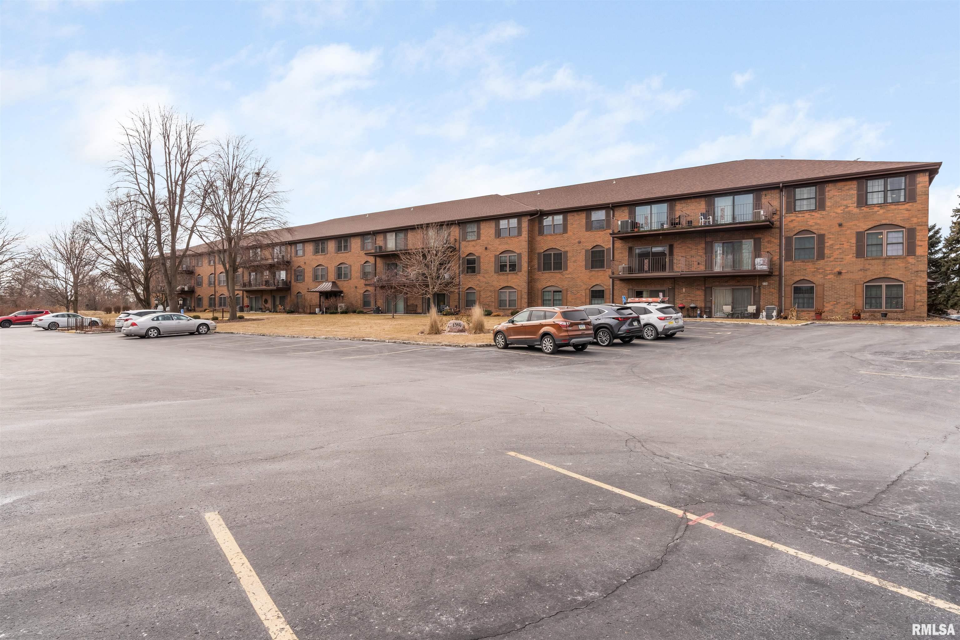 1360 Kimberly Ridge Road, Unit 211 Bettendorf, IA 52722 - Photo 3 of 37 Gallery Image 3