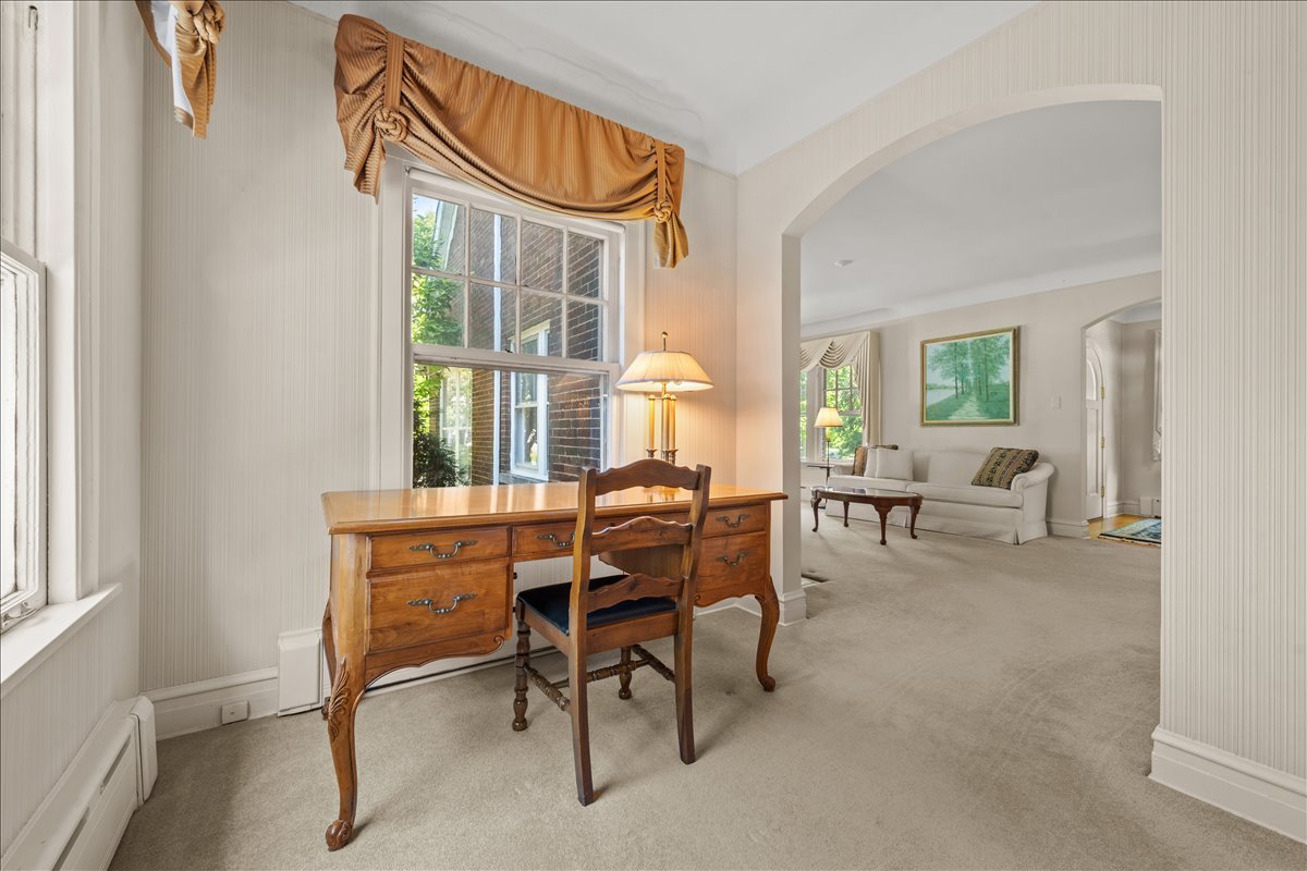 27 Logan Terrace Golf, IL 60029 - Photo 8 of 30