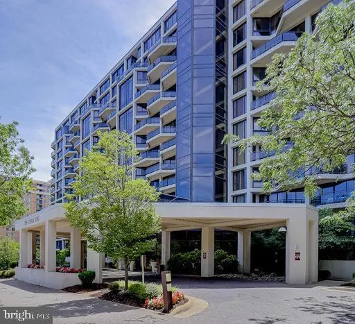 $499,900 | 1530 Key Boulevard, Unit 327, Arlington, VA 22209