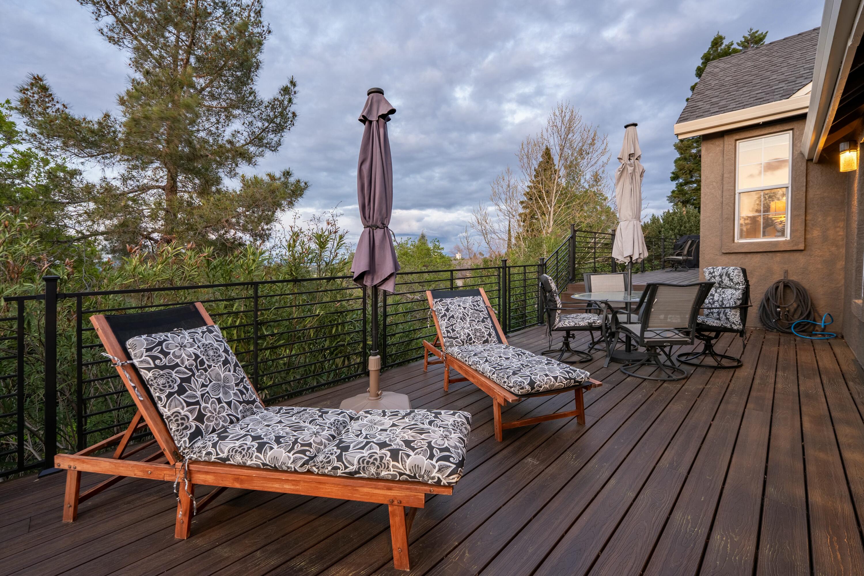 3140 Riesling Path Redding, CA 96001 - Photo 76 of 81 Large deck