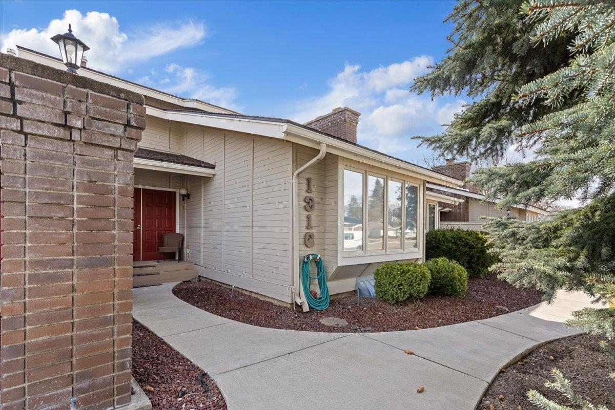 1316 East 56th Avenue Spokane, WA 99223 - Photo 1 of 16
