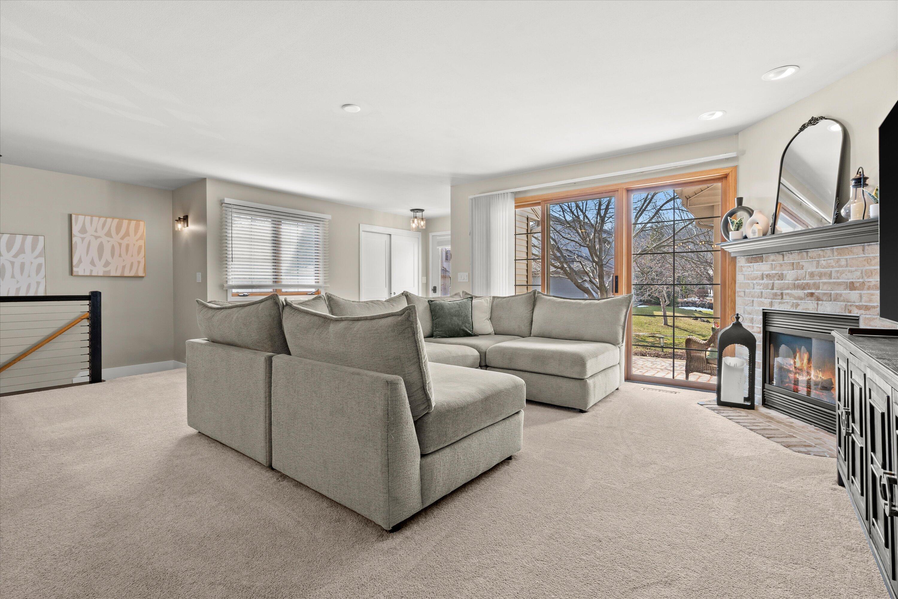 2293 A Circle Ridge Delafield, WI 53018 - Photo 11 of 22 06-DSC05220