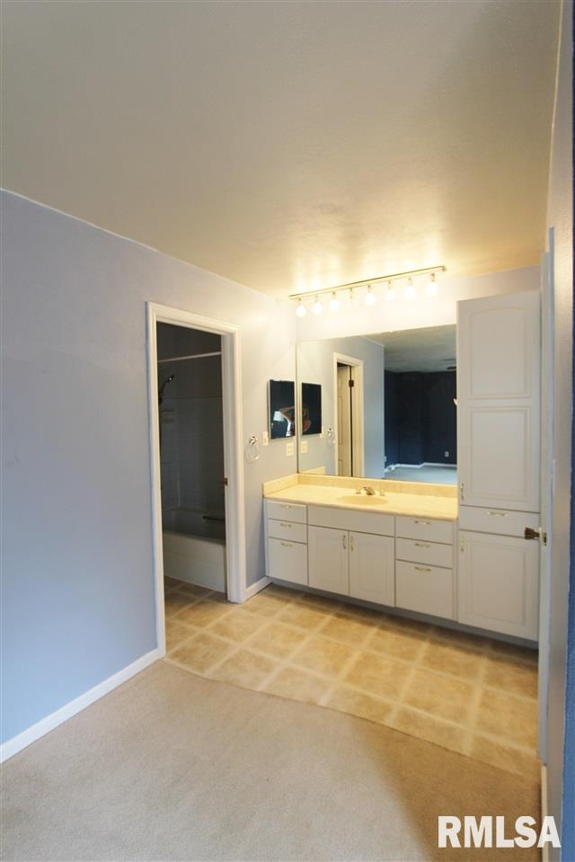 6725 North Post Oak Road Peoria, IL 61615 - Photo 24 of 36 Gallery Image 24