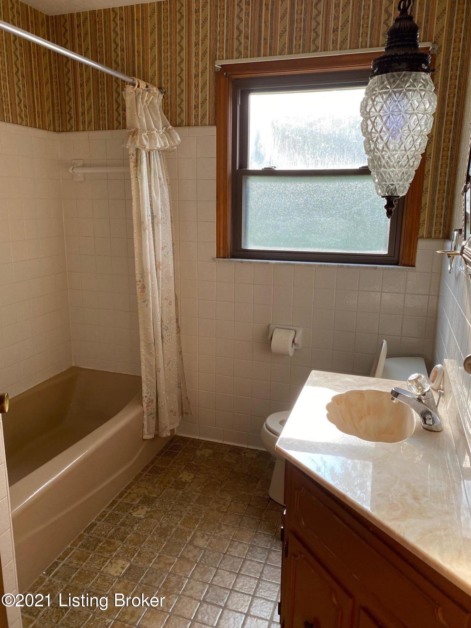 8405 Terry Road Louisville, KY 40258 - Photo 13 of 19 12
