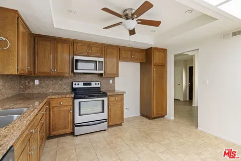 $625,000 | 44122 Village 44, Camarillo, CA 93012