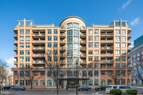 $799,999 | 3625 10th Street North, Unit 907, Arlington, VA 22201