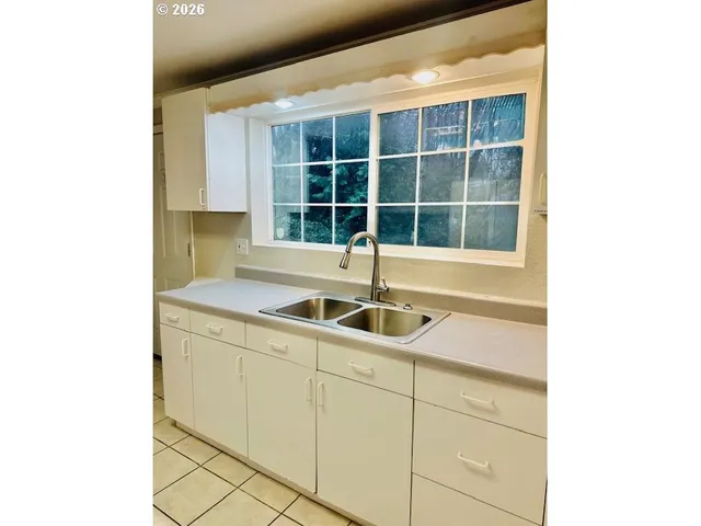 $814,900 | 1660 Southwest Royal Drive, West Linn, OR 97068