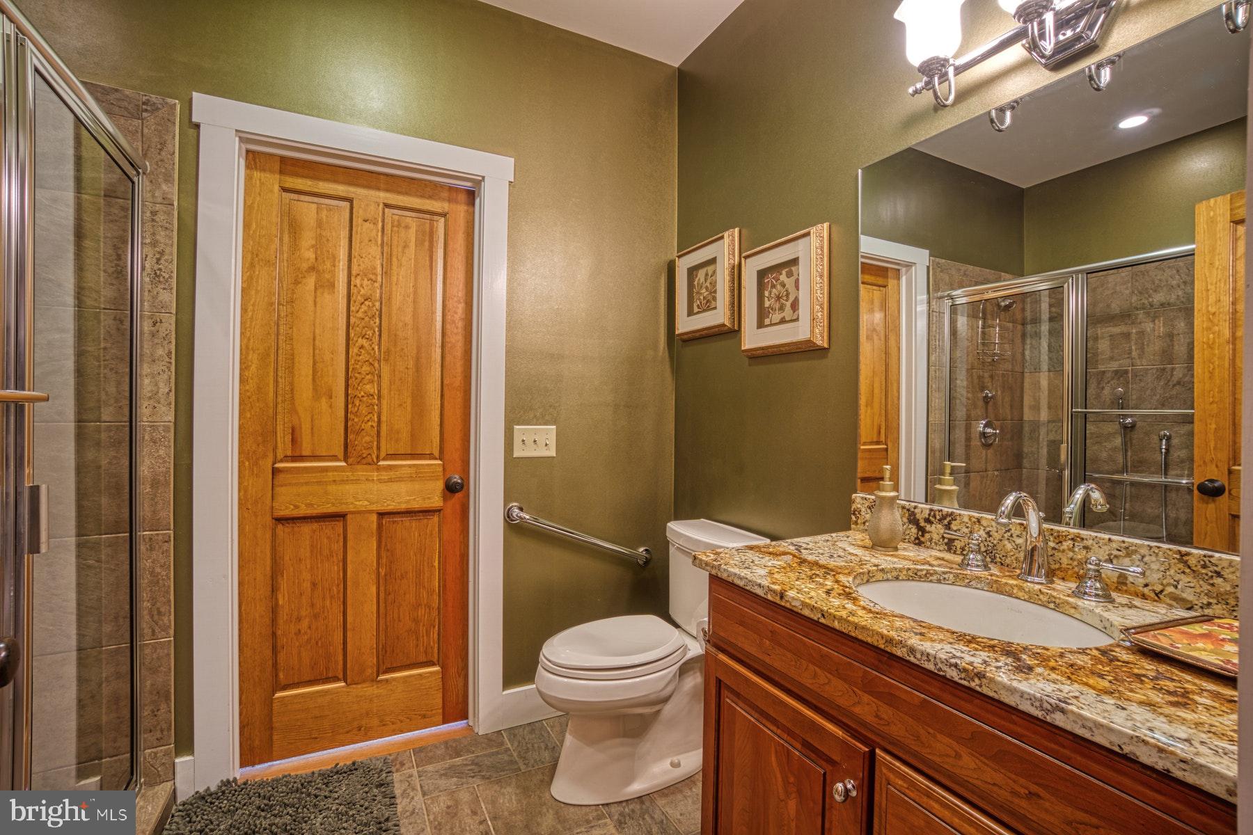 20769 Blue Ridge Mountain Road Paris, VA 20130 - Photo 25 of 63 Full bath of 2nd primary main level bedroom