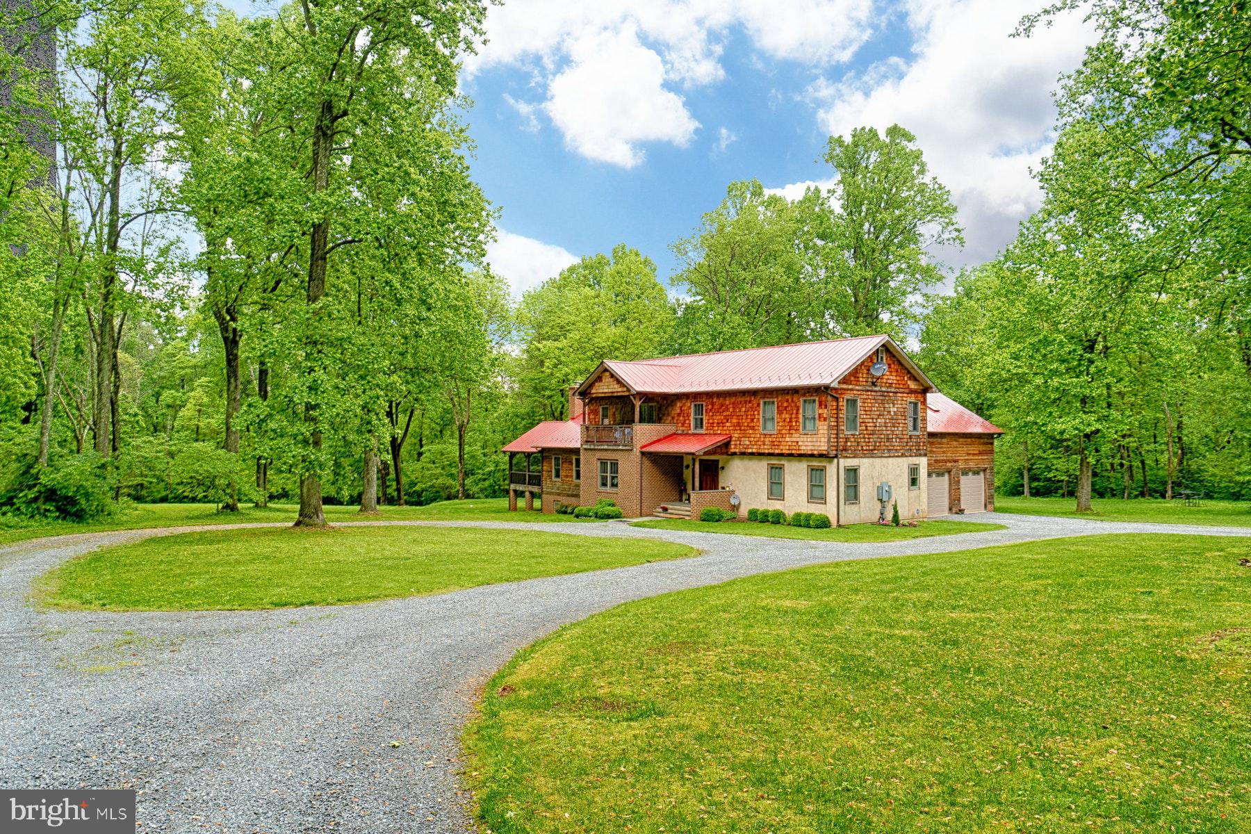 20769 Blue Ridge Mountain Road Paris, VA 20130 - Photo 51 of 63 Circular driveway