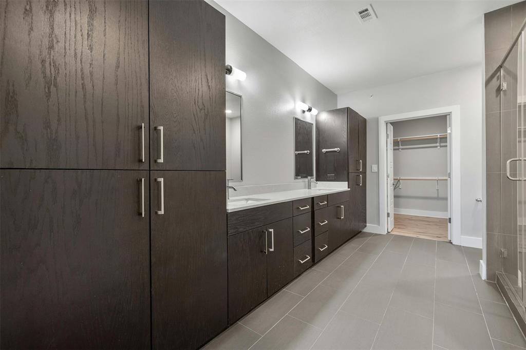 3114 South Congress Avenue, Unit 302 Austin, TX 78704 - Photo 12 of 28 Bathroom 1