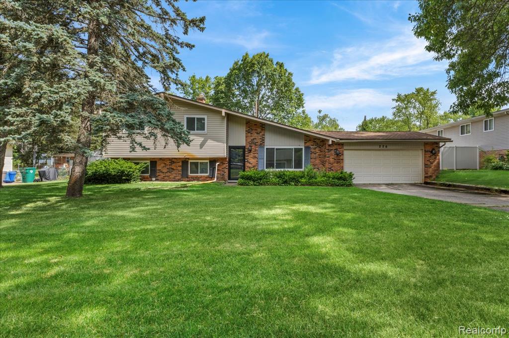 226 Ruppert Street Commerce Township, MI 48382 - Photo 2 of 27