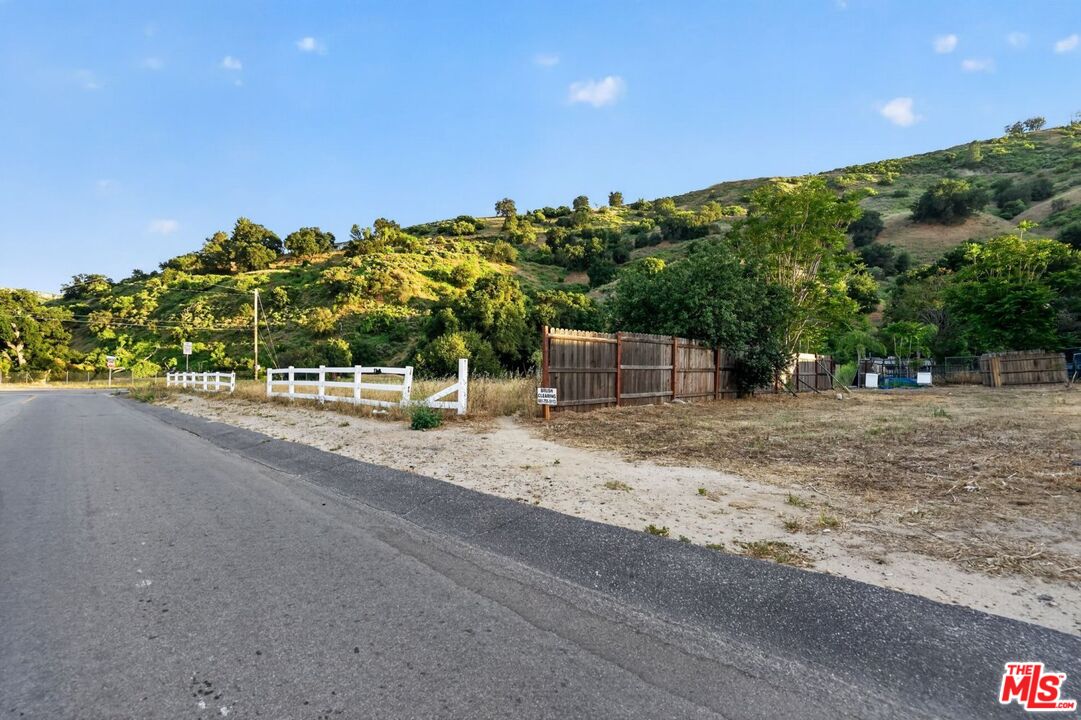 0 Castaic Road Castaic, CA 91384 - Photo 13 of 34 a view of a street