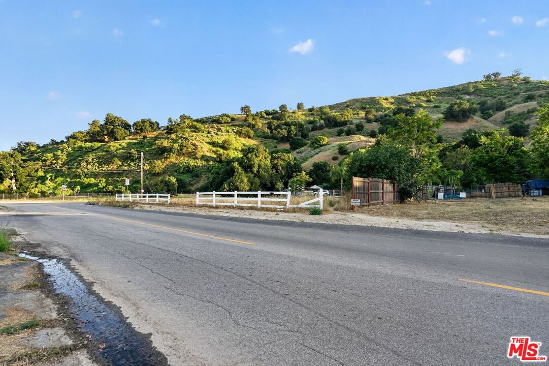 0 Castaic Road Castaic, CA 91384 - Photo 18 of 34 a view of a road with a building in the background