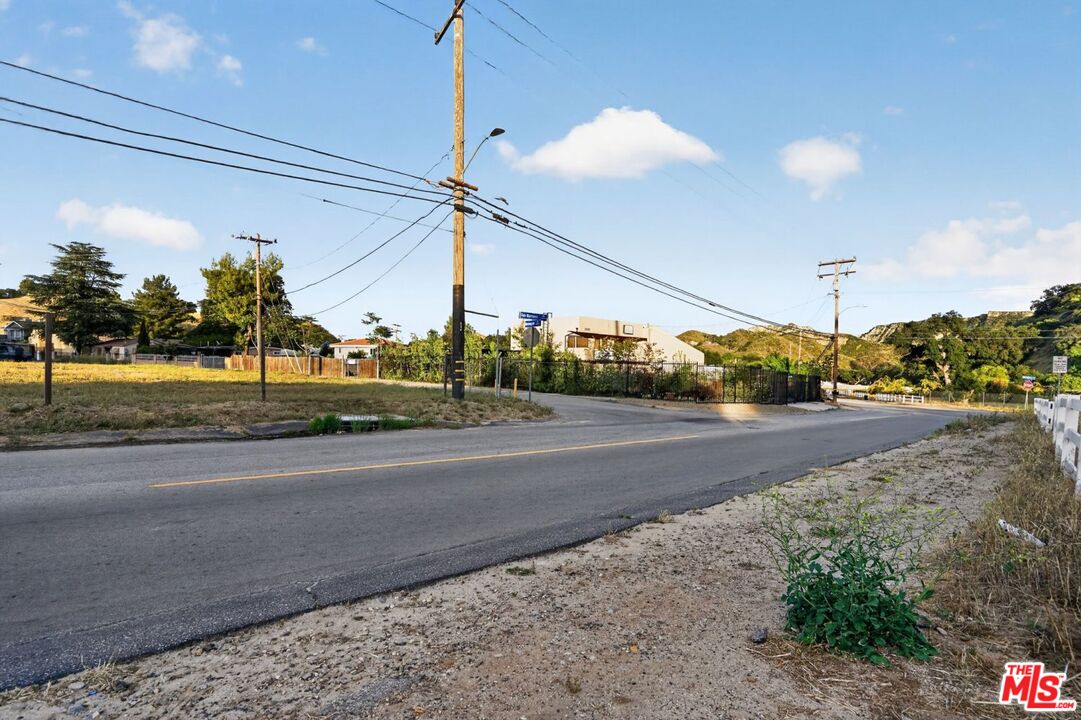 0 Castaic Road Castaic, CA 91384 - Photo 19 of 34 a view of a street