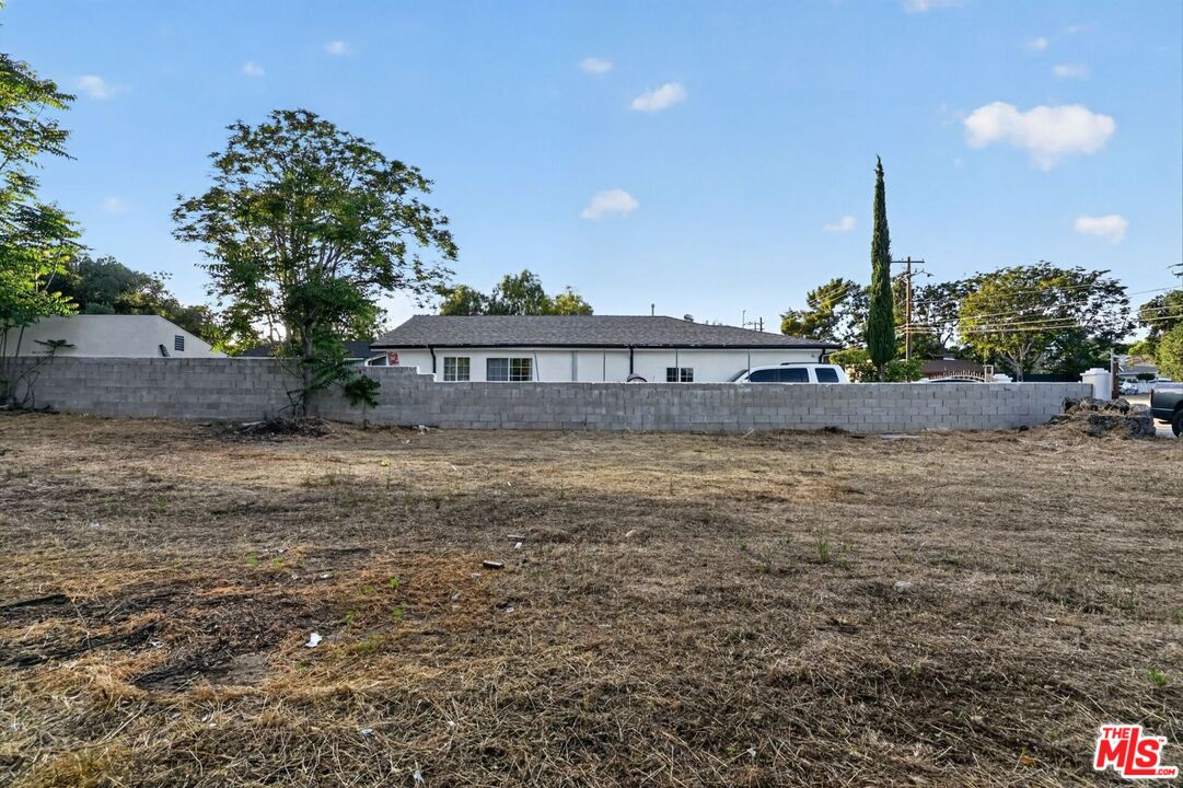 0 Castaic Road Castaic, CA 91384 - Photo 20 of 34 a view of a house with a yard and a large tree