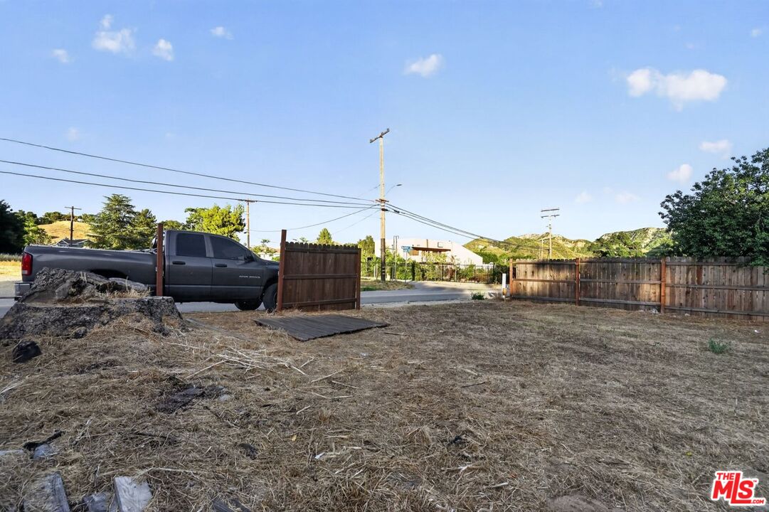 0 Castaic Road Castaic, CA 91384 - Photo 6 of 34 a view of a garden