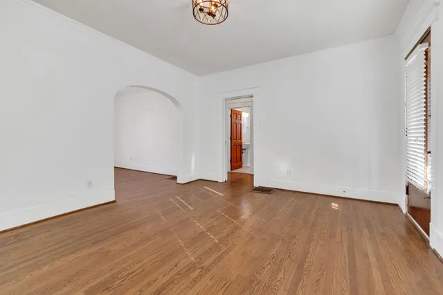 $2,400 | 2808 Belcourt Avenue, Nashville, TN 37212