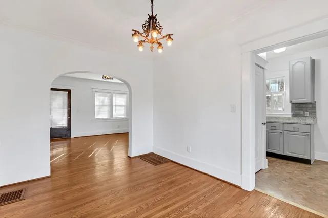 $2,400 | 2808 Belcourt Avenue, Nashville, TN 37212